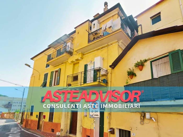 Appartamento trilocale in vendita in Quartiere Oneglia Via Giacomo Agnesi, Oneglia, Imperia
