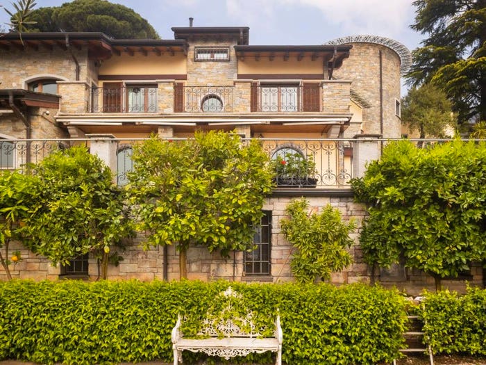Casa quadrilocale in vendita in Cernobbio