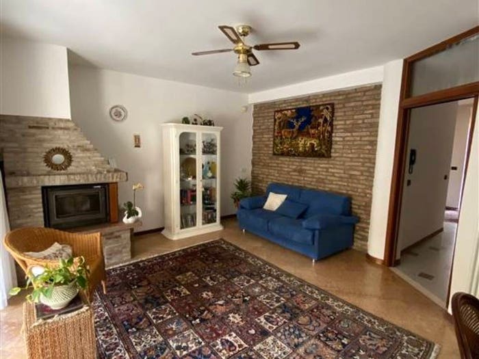 Casa con 6 locali in vendita in Riviera Roma, Centro, Adria