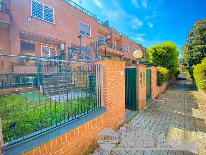 Casa con 6 locali in vendita in Torrino, Roma
