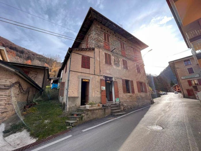 Casa con 6 locali in vendita in Via Mistral, Villa San Pietro, Monterosso Grana