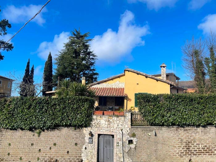 Casa trilocale in vendita in Via Oriolo, Manziana