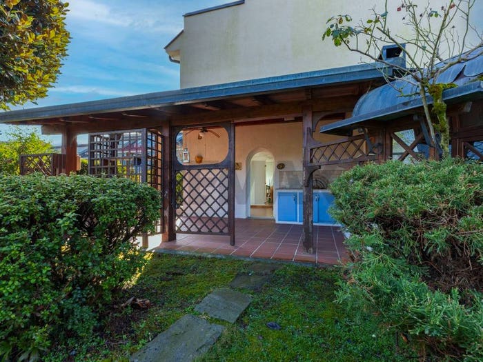 Casa con 5 locali in vendita in Via delle Gardenie, Villaggi, Castelletto Sopra Ticino