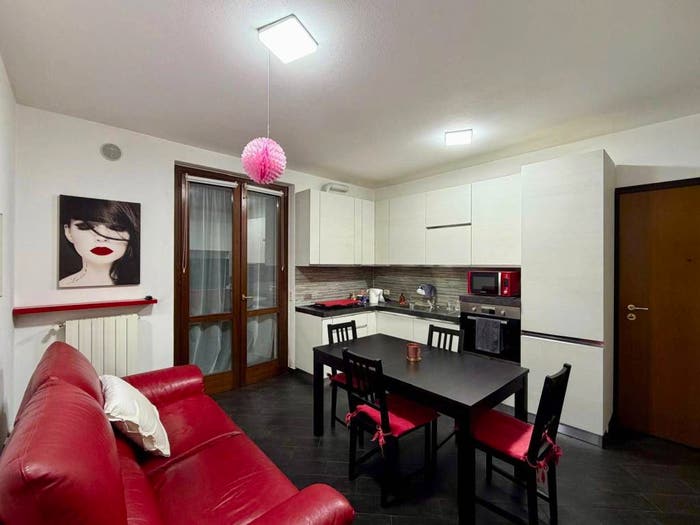 Appartamento trilocale in vendita in Via Camillo Benso di Cavour, Centro, Cene