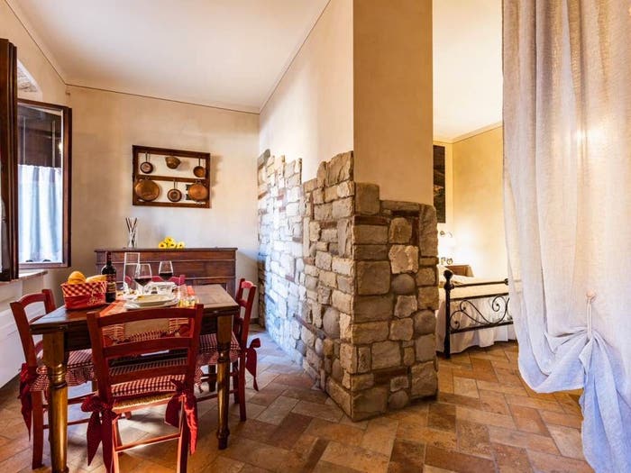 Appartamento bilocale in vendita in Vicolo delle Streghe, Centro, Lajatico