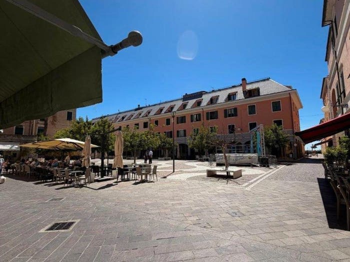 Appartamento trilocale in vendita in Via Giuseppe Garibaldi, Centro, Pietra Ligure