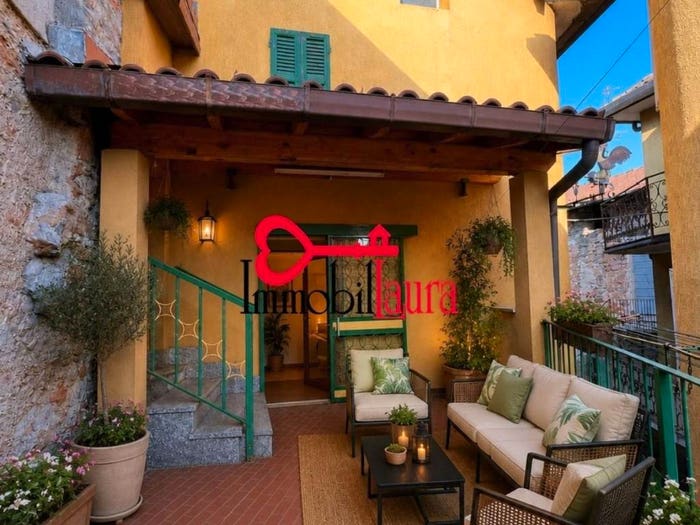 Casa quadrilocale in vendita in Cavagnano, Cuasso al Monte