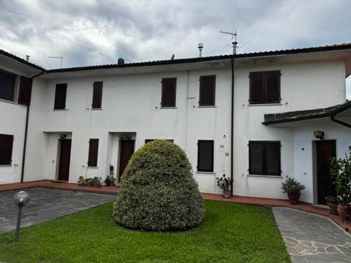 Appartamento quadrilocale in vendita in Viale Castruccio Castracani, Tempagnano Picciorana, Lucca