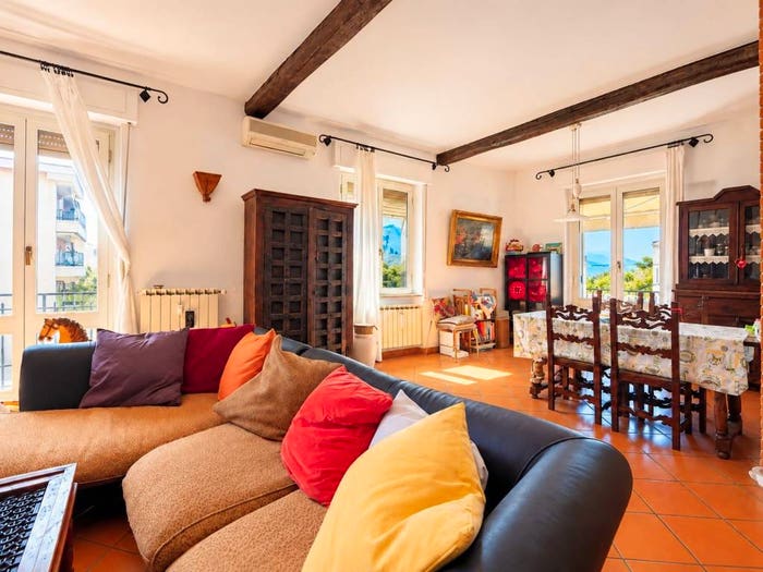 Casa con 5 locali in vendita in Via Europa, Ceparana Carpena, Bolano