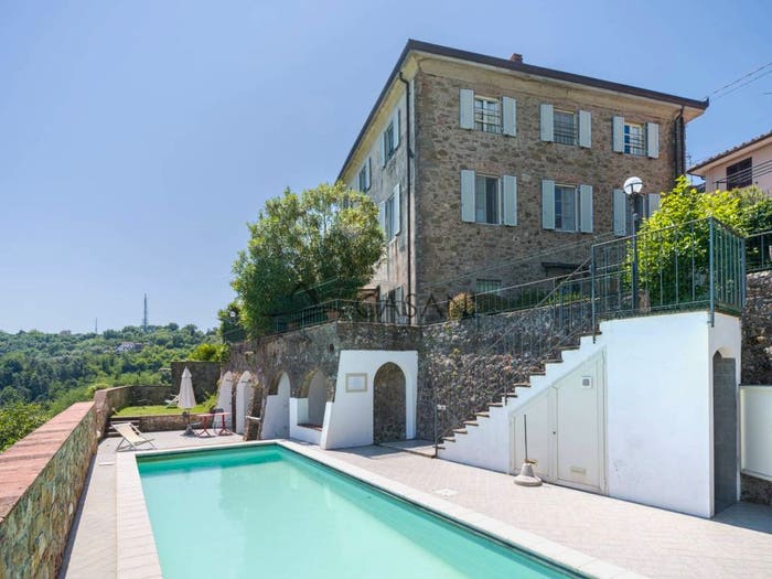 Casa con 6 locali in vendita in Via della Chiesa Pedona, Camaiore Paese, Camaiore