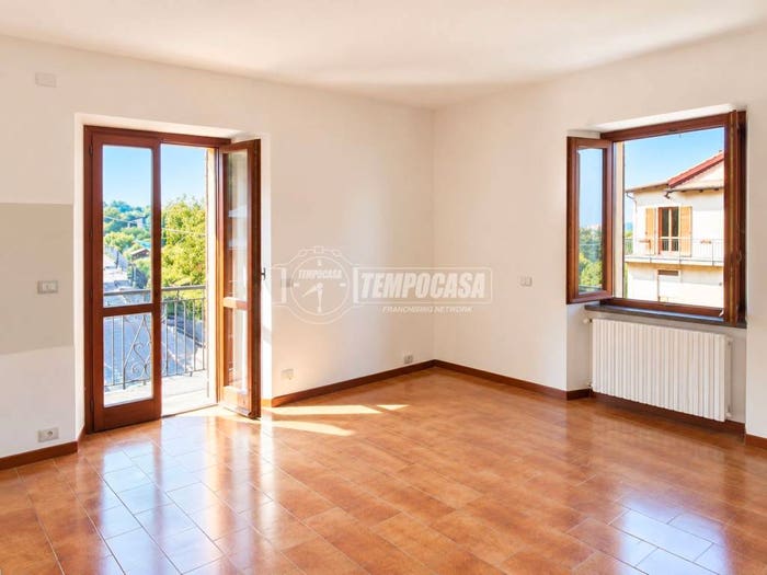 Appartamento bilocale in vendita in Via Crotto Urago, Centro, Montorfano