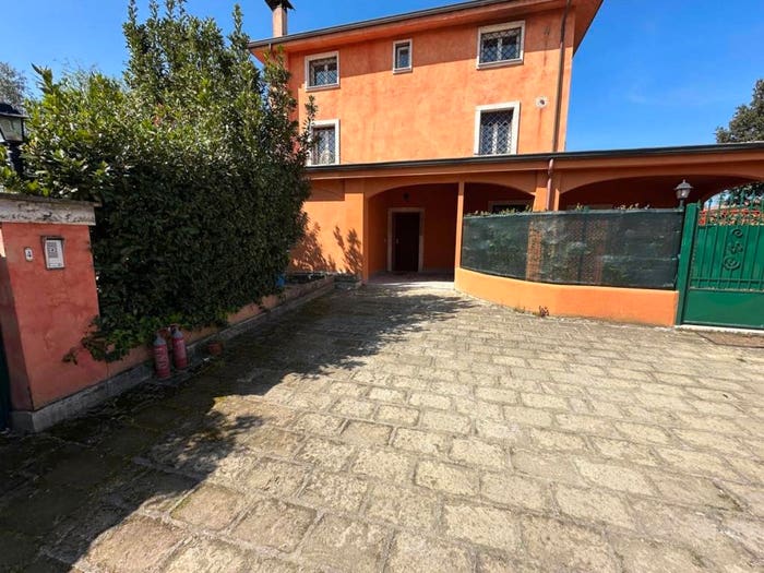 Appartamento trilocale in vendita in Via Tiberina, Castelnuovo di Porto