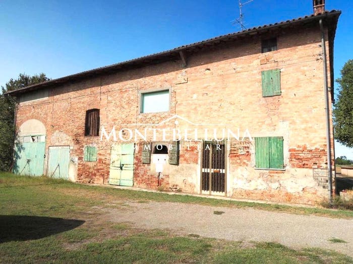 Casa con 6 locali in vendita in Via Roma, Centro, Montebelluna