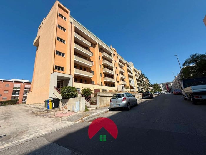 Appartamento con 5 locali in vendita in Via Sinni, Centro, Matera