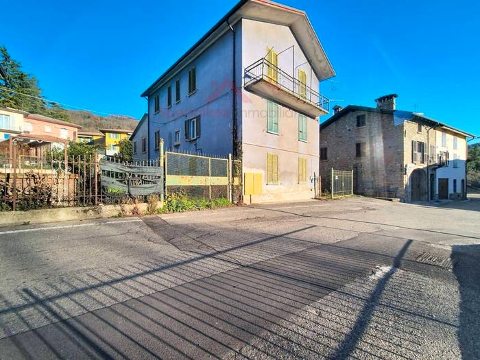 Casa con 6 locali in vendita in Via Palmiro Togliatti, Godiasco, Godiasco Salice Terme