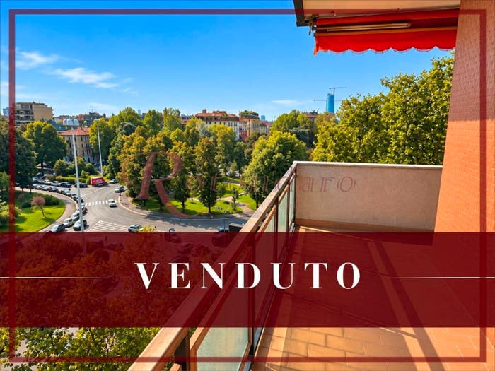 Appartamento con 5 locali in vendita in Piazzale Libia, Cadore, Milano