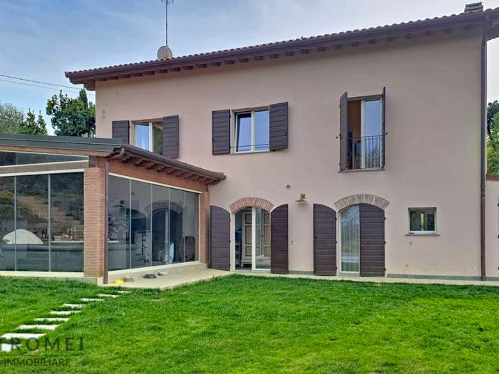 Casa con 6 locali in vendita in Via Di Montecarlo, Centro, Montecarlo