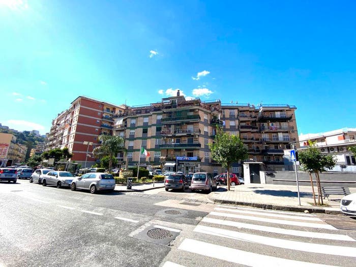Appartamento trilocale in vendita in Via Consalvo, Fuorigrotta, Napoli