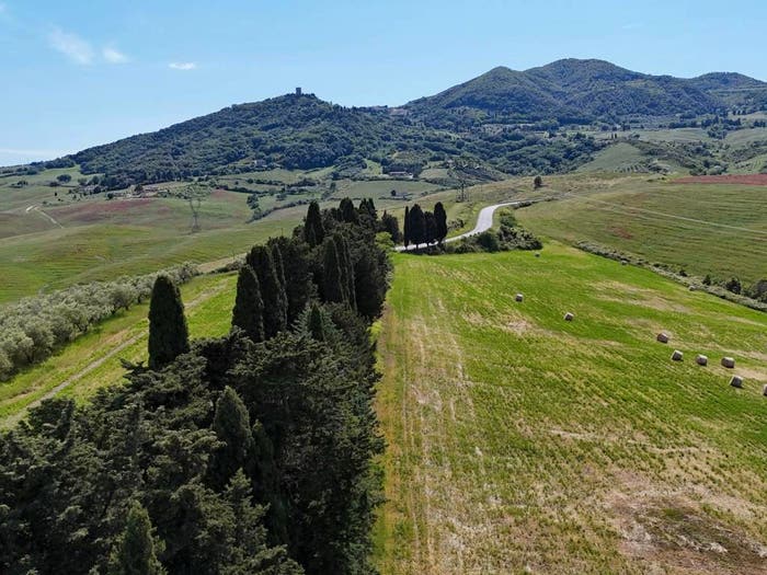 Casa con 6 locali in vendita in Piazza Aprile, Montecatini Val di Cecina