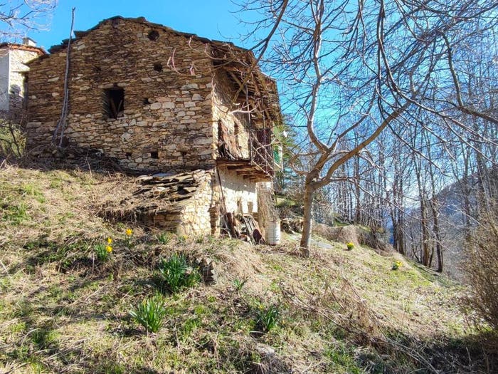 Casa bilocale in vendita in Via Ruera, Oncino
