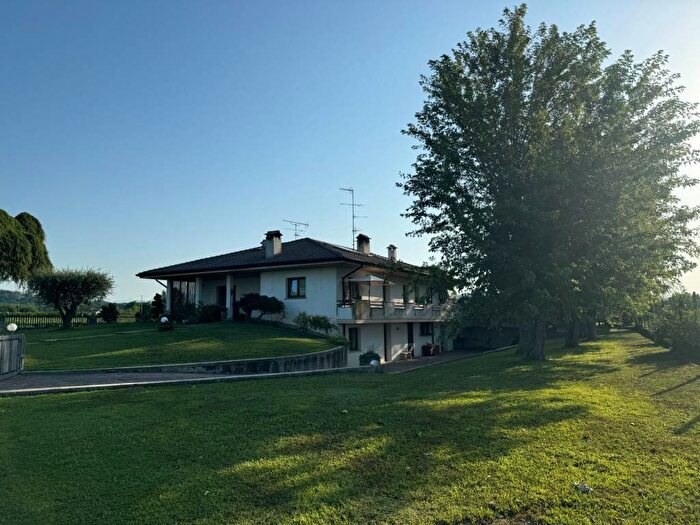 Casa con 6 locali in vendita in Via dell'Abbazia, San Giovanni al Natisone