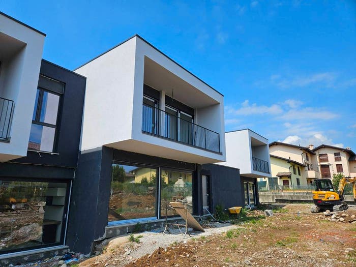 Casa quadrilocale in vendita in Via Guglielmo Marconi, Olgiate Comasco