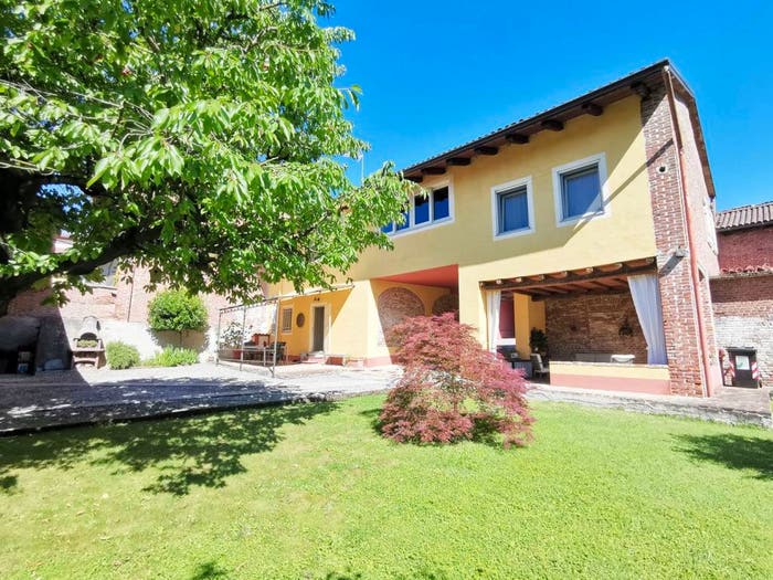 Casa con 6 locali in vendita in Via Giovanni Verga, Foglizzo