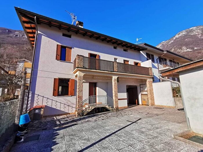 Casa trilocale in vendita in Peonis, Trasaghis