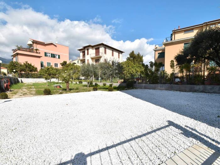Appartamento trilocale in vendita in Via Aurelia, Centro, Loano