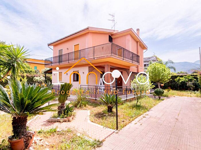 Casa con 6 locali in vendita in Via Beccaccia, Milioti, Carini