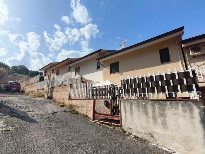 Casa con 6 locali in vendita in Via Gaetano Salvemini, Settimo, Montalto Uffugo