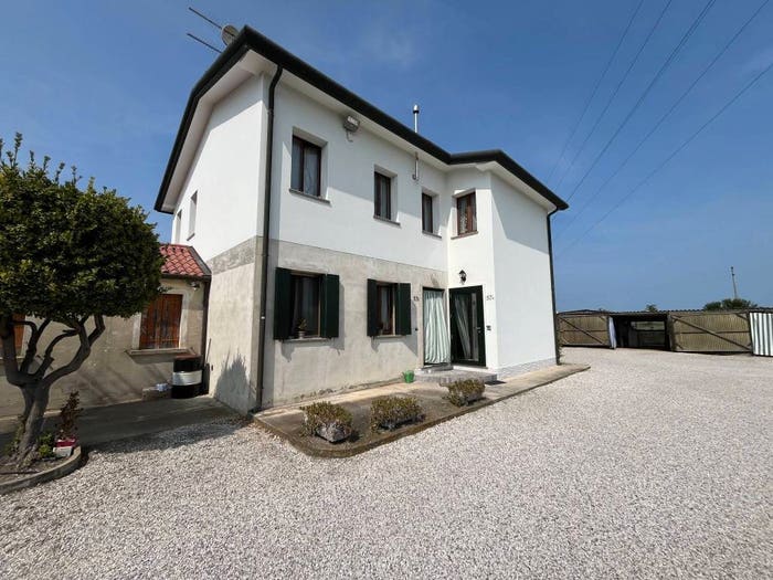 Appartamento quadrilocale in vendita in Via Canal di Valle, Sant'Anna Cavanella d'Adige, Chioggia