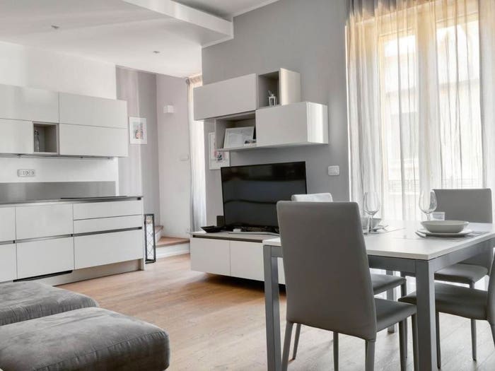 Appartamento trilocale in vendita in Via Tortona, Solari, Milano