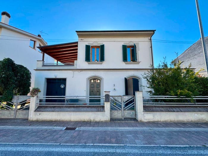 Casa con 6 locali in vendita in Strada Regionale di Val d'Elsa, Molin Nuovo Monterappoli, Empoli