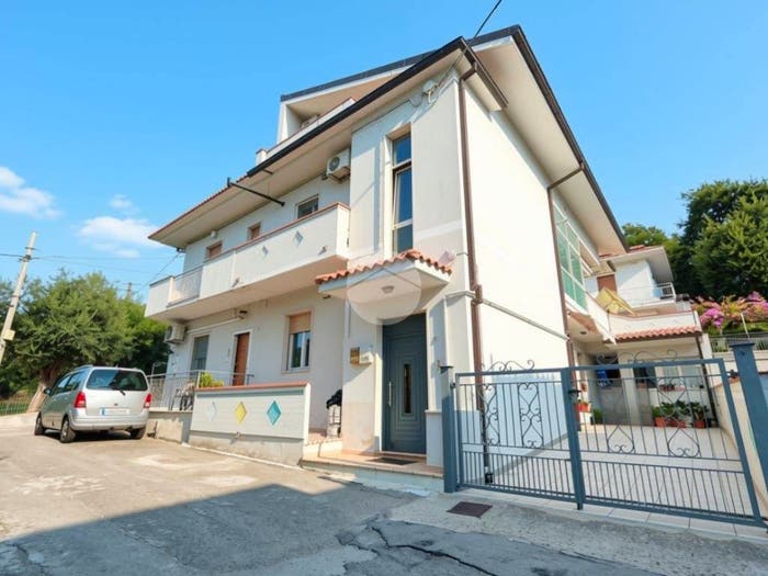 Casa trilocale in vendita in Via Di Sotto, Colle del Telegrafo Colle Scorrano, Pescara