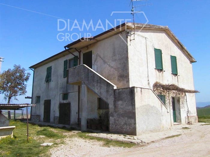 Casa con 6 locali in vendita in Cinigiano