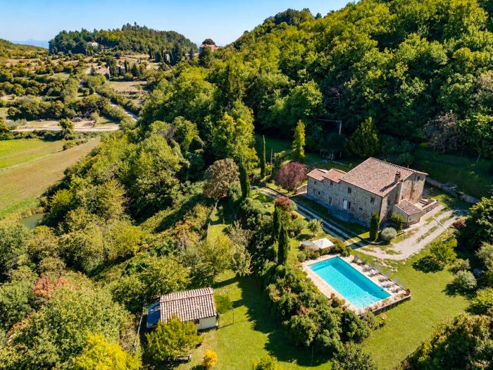 Casa con 6 locali in vendita in Poggioni, Cortona