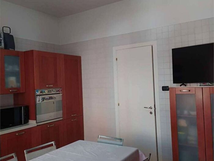 Appartamento con 5 locali in vendita in Via Alcide De Gasperi, Stazione, Ancona