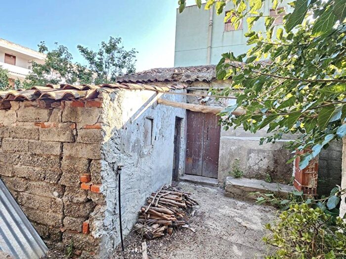Casa trilocale in vendita in Via Torrecandele, Centro, Sant'Agata di Militello