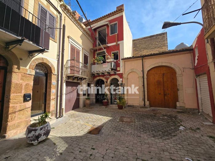 Casa con 5 locali in vendita in Vico Tilaro, Centro, Gela