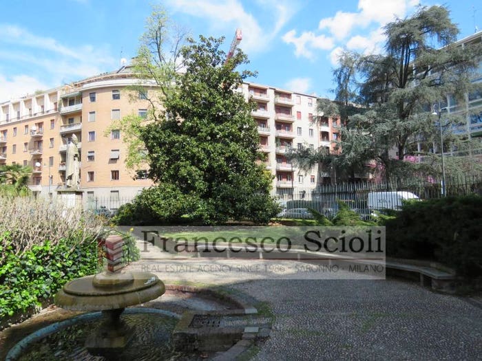 Appartamento quadrilocale in vendita in Via Giuseppe Vigoni, Quadronno Crocetta, Milano
