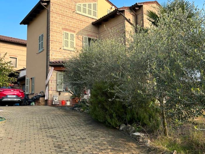 Casa con 6 locali in vendita in Regione Bocca, Cella Monte