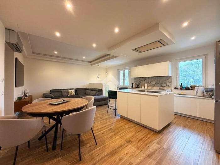 Appartamento con 5 locali in vendita in Via Giulio Cesare, Centro, Montalto di Castro