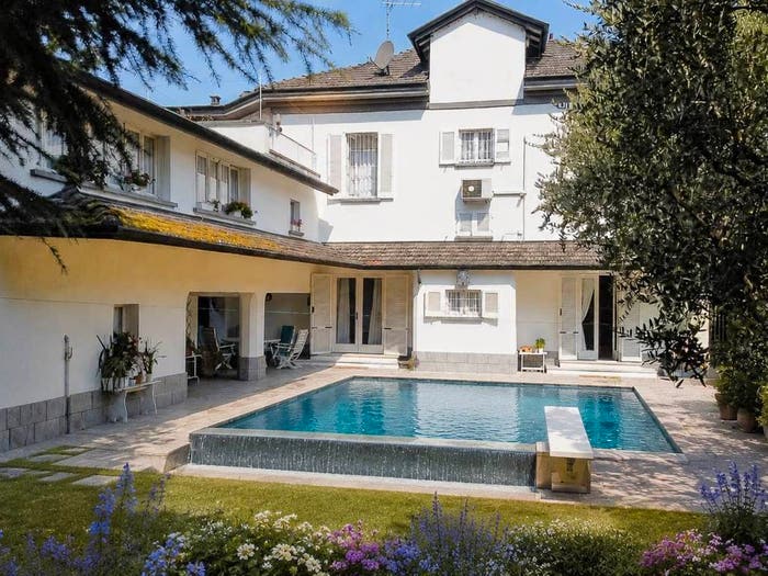 Casa con 6 locali in vendita in Via Vittorio Emanuele II, Casorate Primo