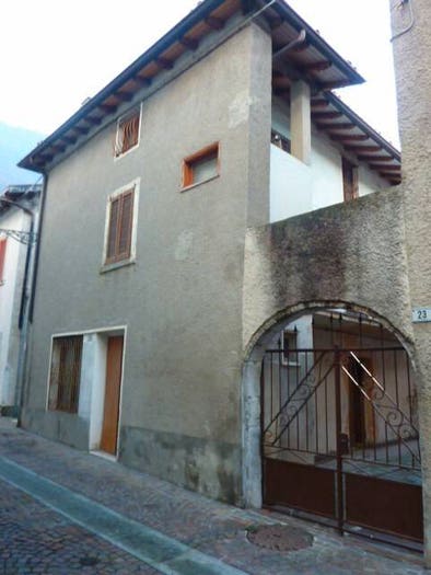 Casa quadrilocale in vendita in Via Guglielmo Marconi, Ranzanico