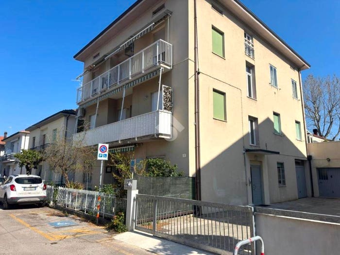Appartamento trilocale in vendita in Via giacomo leopardi, Cattolica