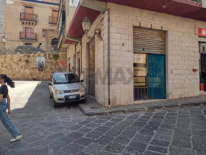 Appartamento quadrilocale in vendita in Via Gppe Alongi, Mirabella Imbaccari