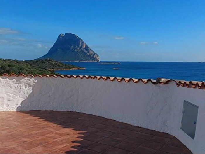 Casa con 6 locali in vendita in Porto San Paolo, Loiri Porto San Paolo