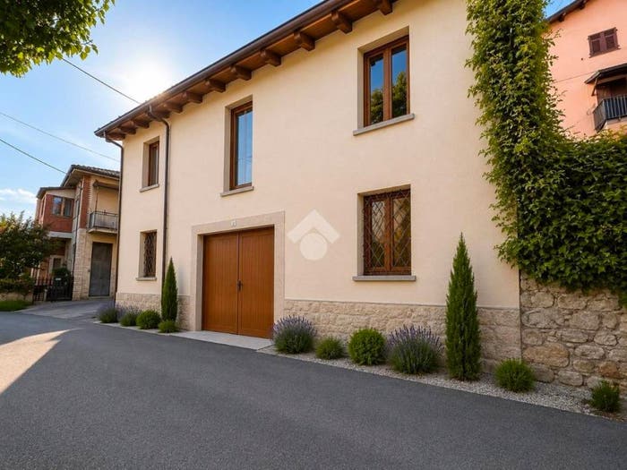 Casa bilocale in vendita in Via Casa Negri, Ceparana Carpena, Bolano