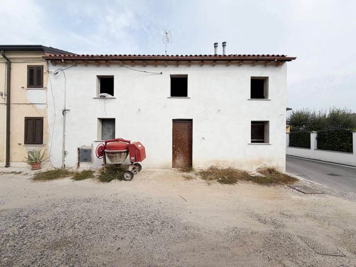 Casa con 5 locali in vendita in Via Sabbionara, Pellegrina, Isola della Scala